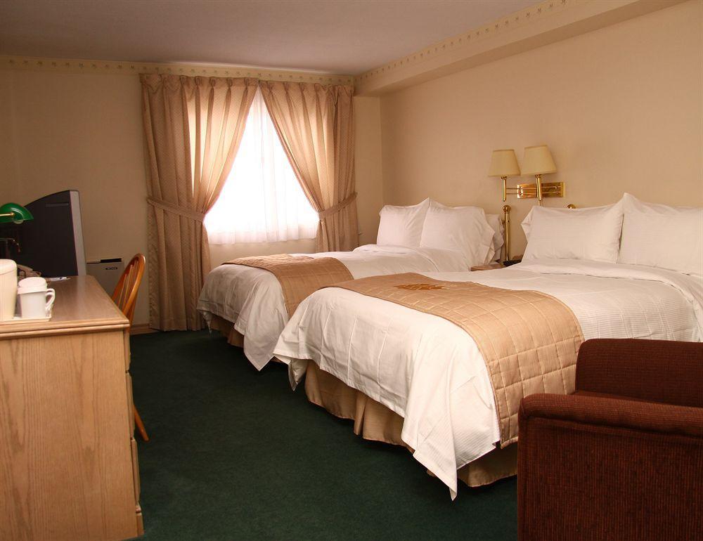 Quality Inn & Suites Bathurst Kültér fotó