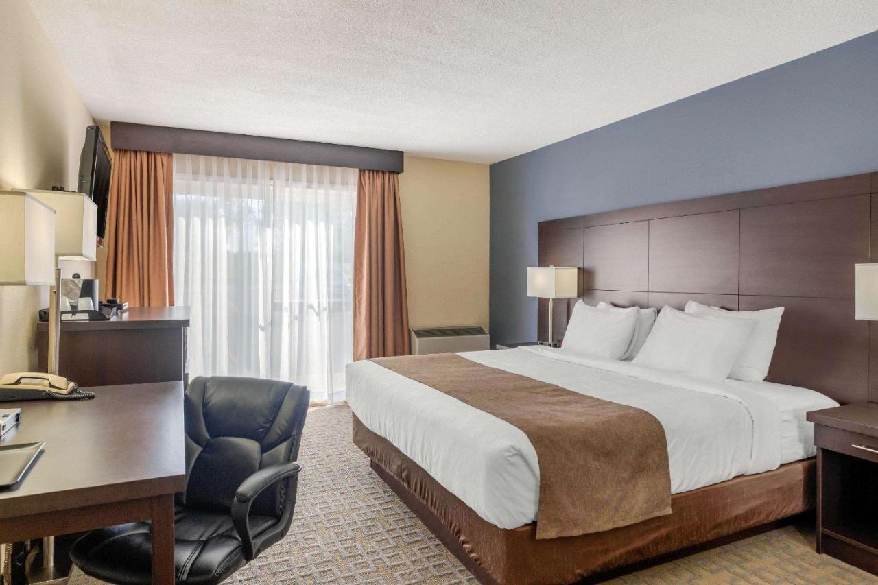 Quality Inn & Suites Bathurst Kültér fotó