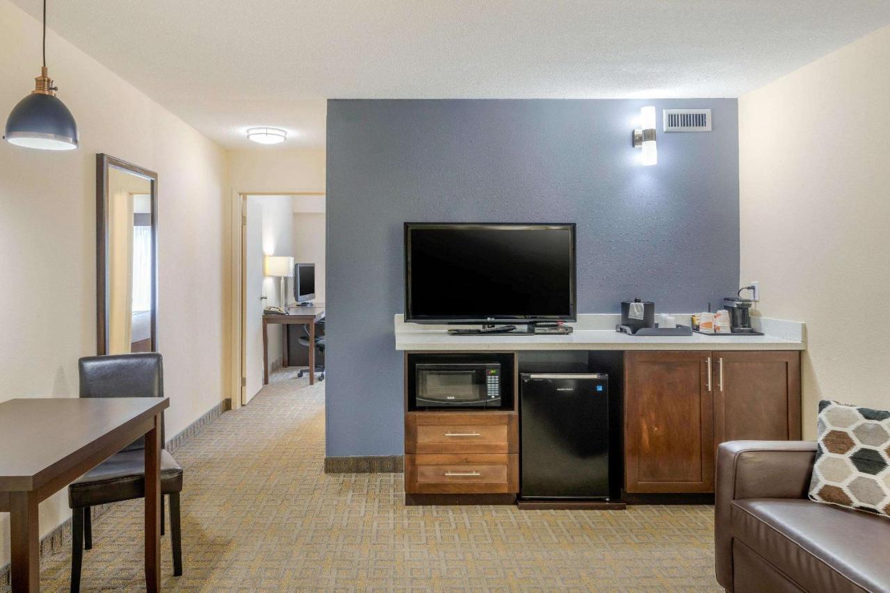 Quality Inn & Suites Bathurst Kültér fotó