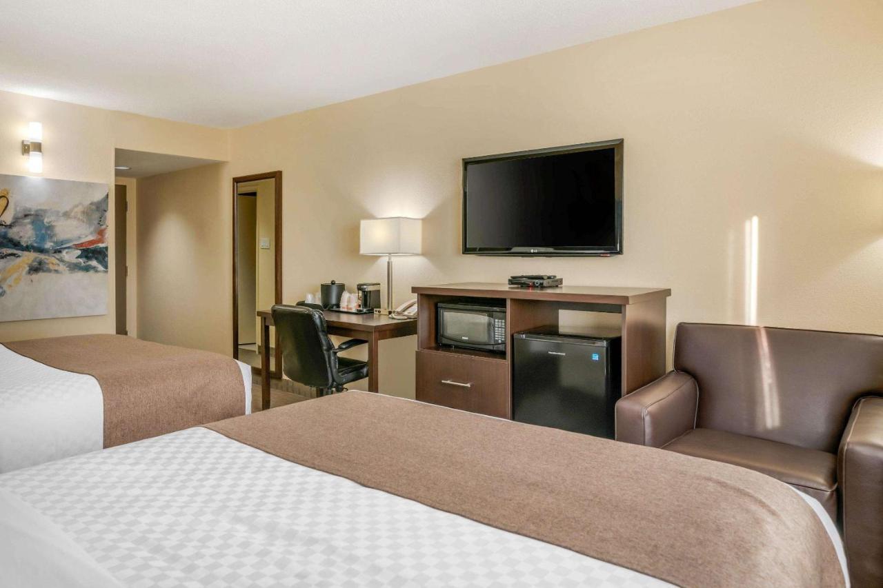 Quality Inn & Suites Bathurst Kültér fotó