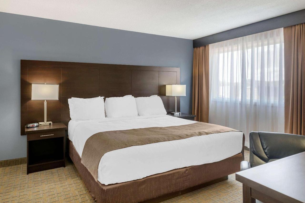 Quality Inn & Suites Bathurst Kültér fotó