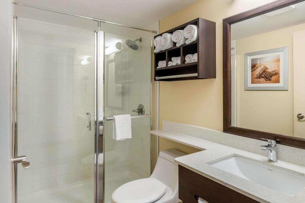 Quality Inn & Suites Bathurst Kültér fotó