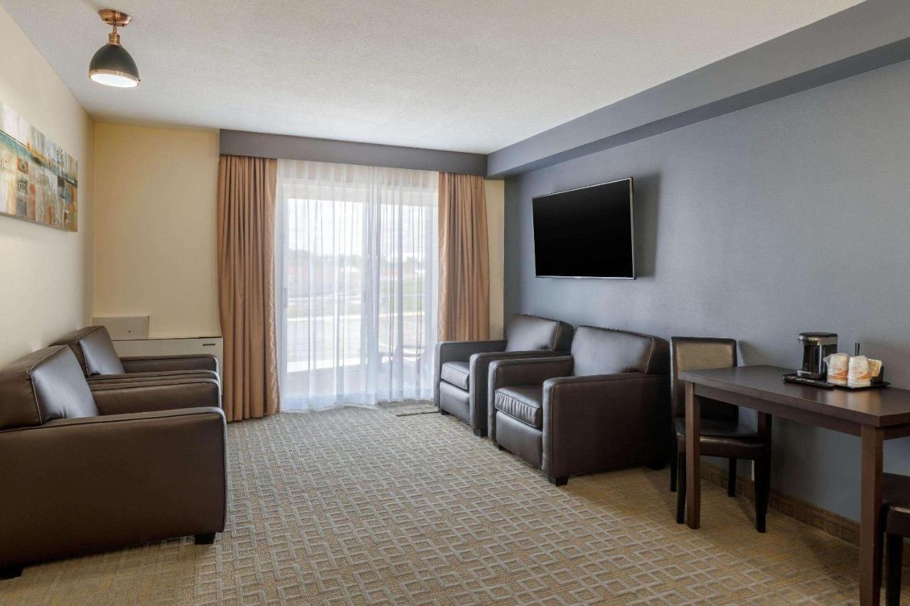 Quality Inn & Suites Bathurst Kültér fotó